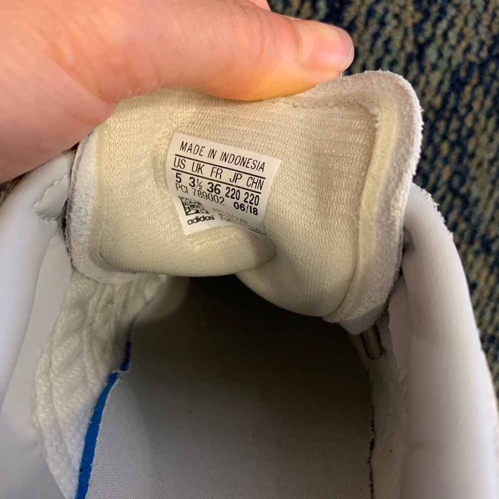 Shoes - Picture 4 of 4